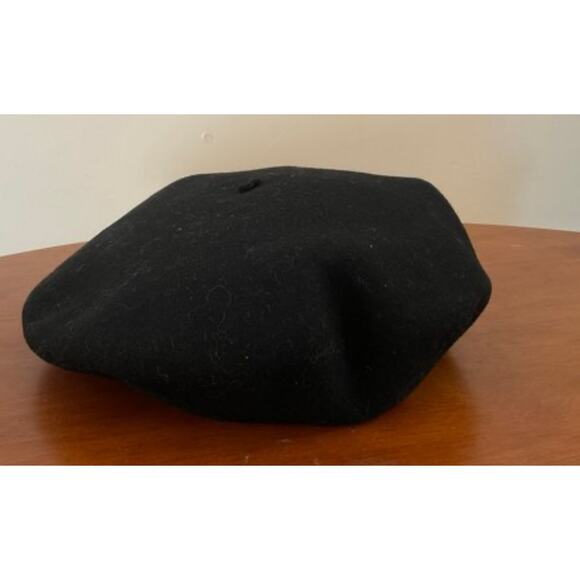 Beret - Picture 1 of 5